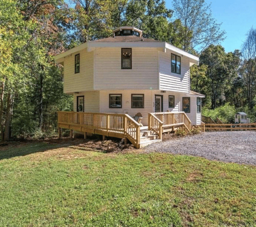 octagon house