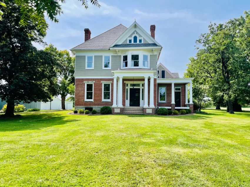 illinois victorian farmhouse