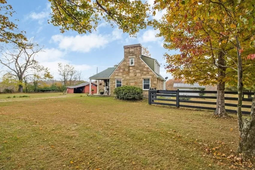 Tennessee farmhouse