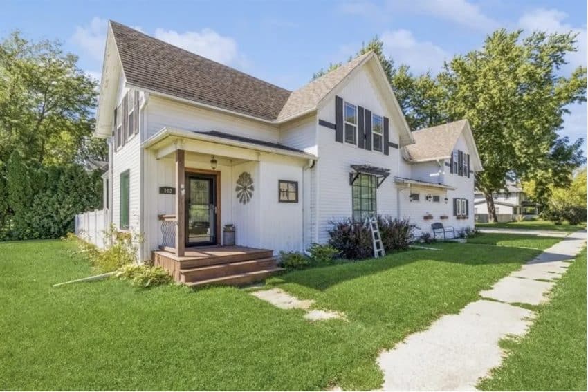 Renovated Iowa Country Home