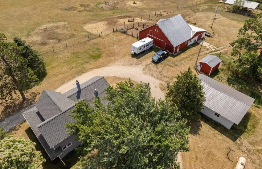 michigan farmhouse for sale