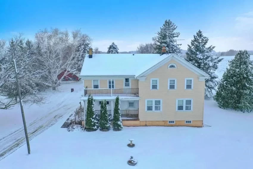 Wisconsin farmhouse for sale