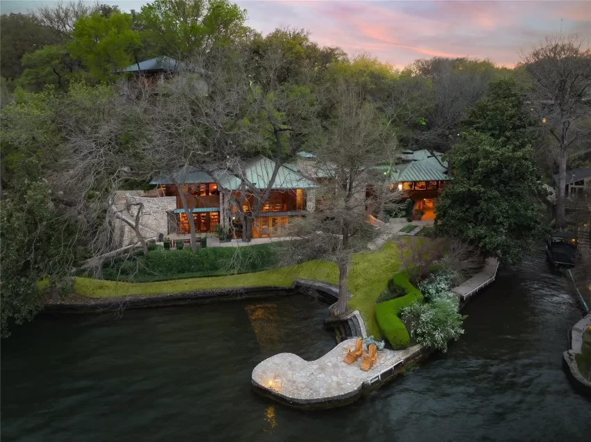 texas riverfront home