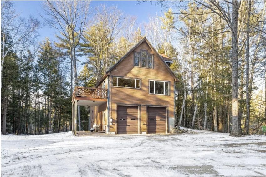 Maine Lakefront Country Home