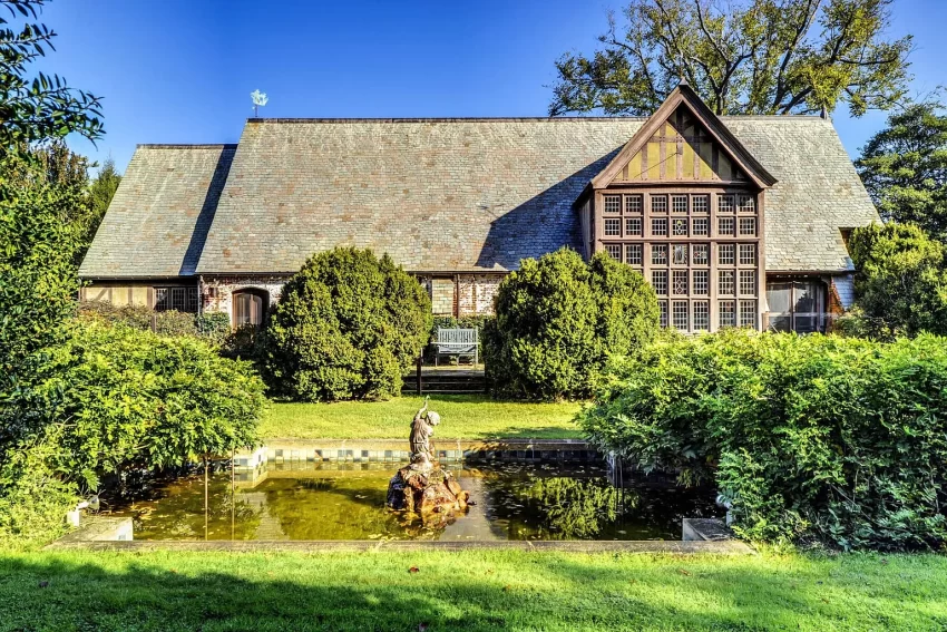 New York Elizabethan-styled Home