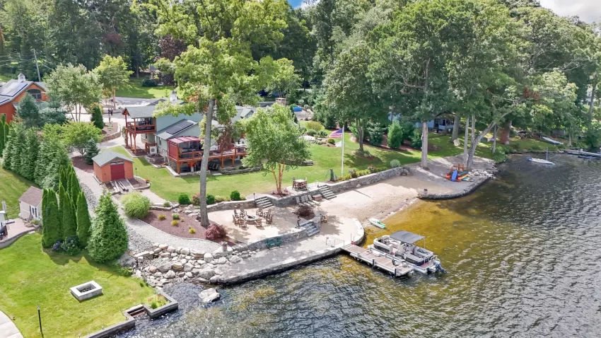 Connecticut lakefront home