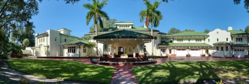 Waterfront Florida mansion