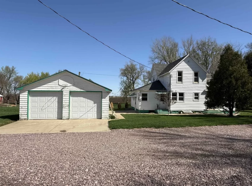 iowa farmhouse