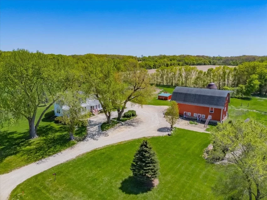 wisconsin farmhouse