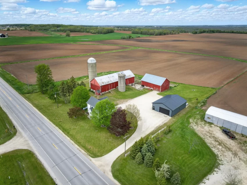 wisconsin farmhouse
