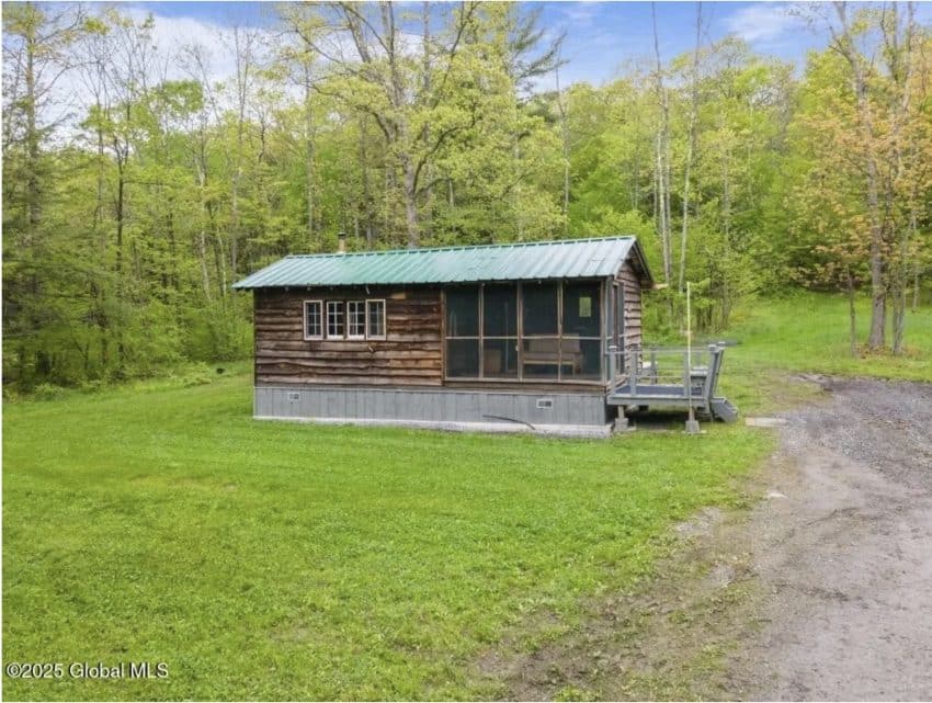 New York Rustic Cabin