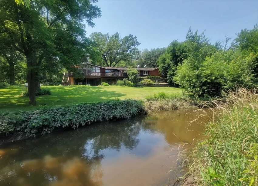 waterfront illinois home