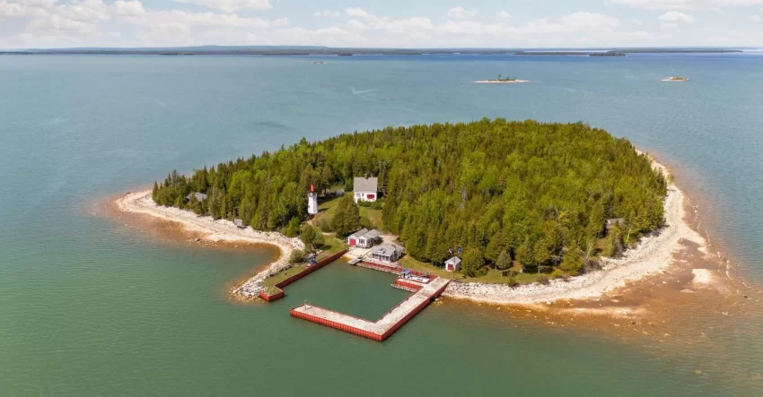 michigan island home