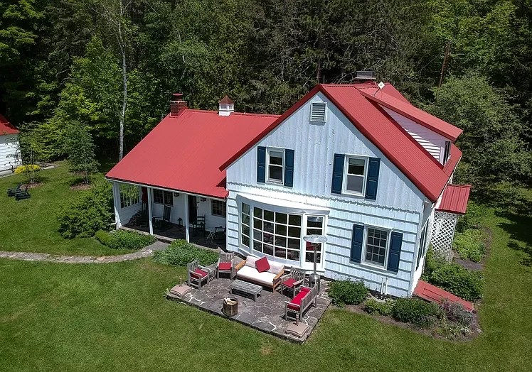 New York farmhouse