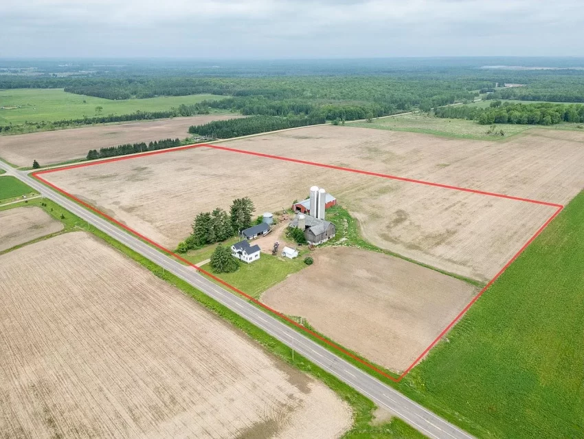 wisconsin farmhouse