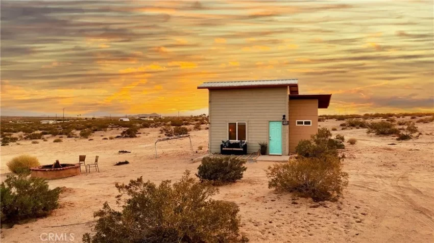 off-the grid Joshua tree home