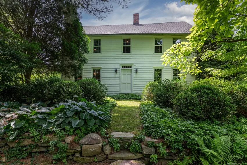 connecticut federaal style home