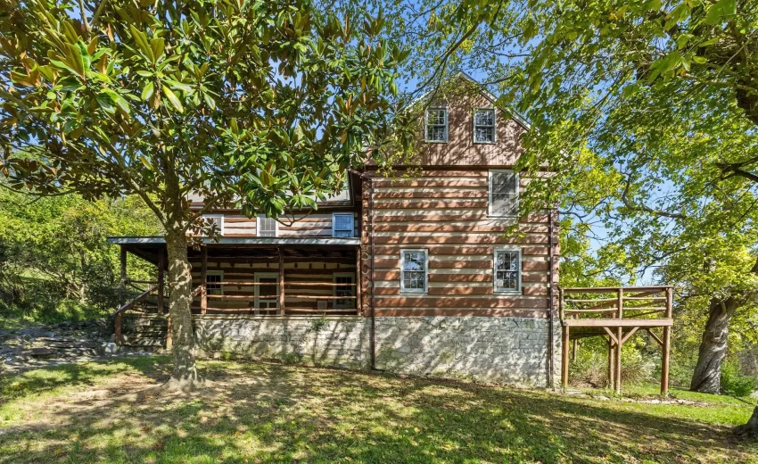 virginia log farmhouse