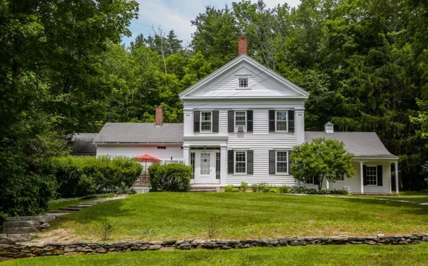 Massachusetts colonial
