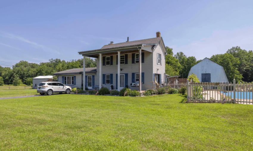 c.1900 Hobby Farm For Sale on Over 15 Acres w/ Guest House