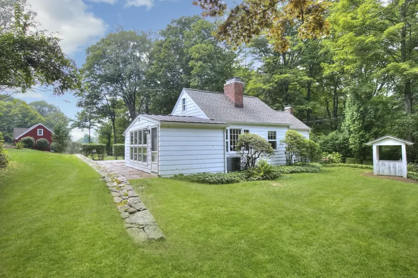 connecticut farmhouse