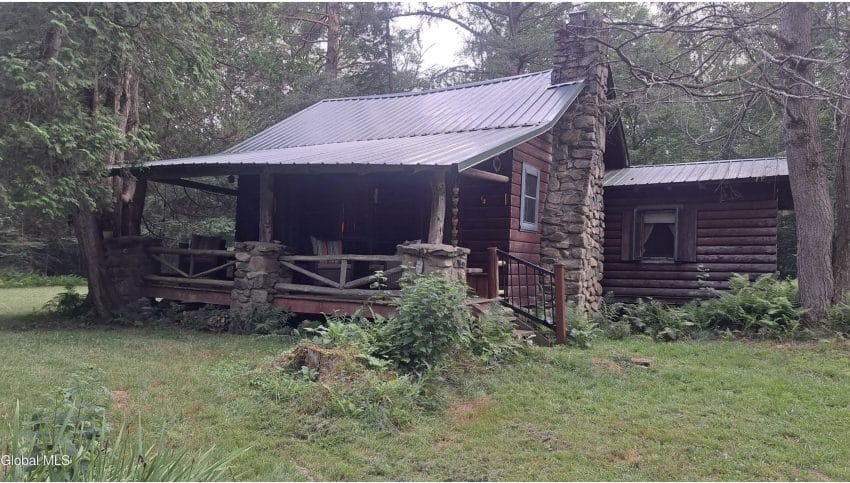 New York Camp Cabin