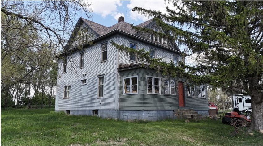 South Dakota Farmhouse