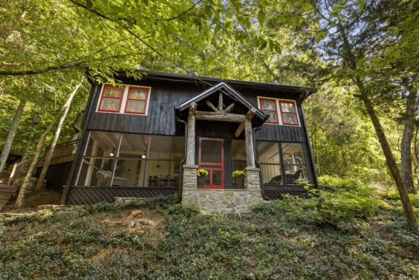 Cabin For Sale in Tennessee
