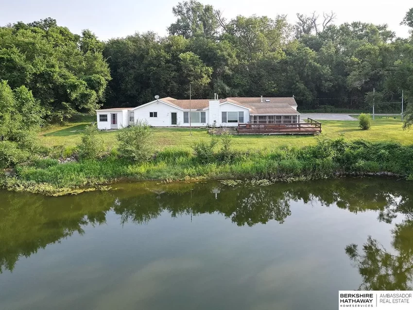 waterfront nebraska home