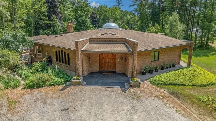 eclectic Ontario home