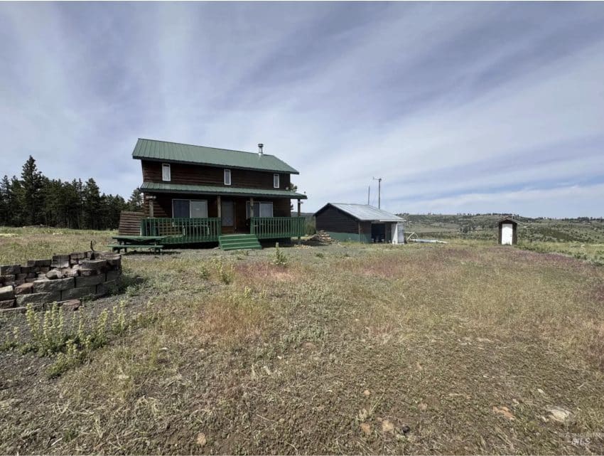 Washington State Rustic Off-Grid Cabin