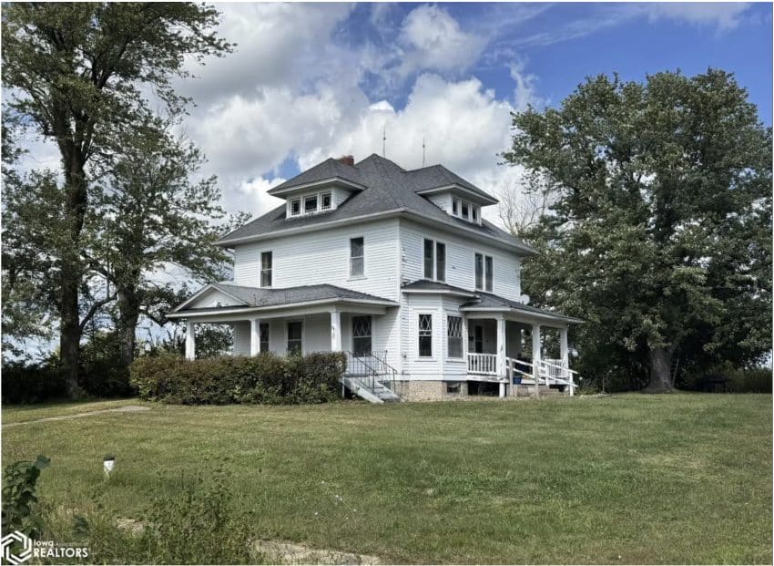 Iowa Farmhouse