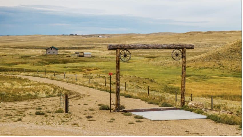 Wyoming Off-Grid Log Home