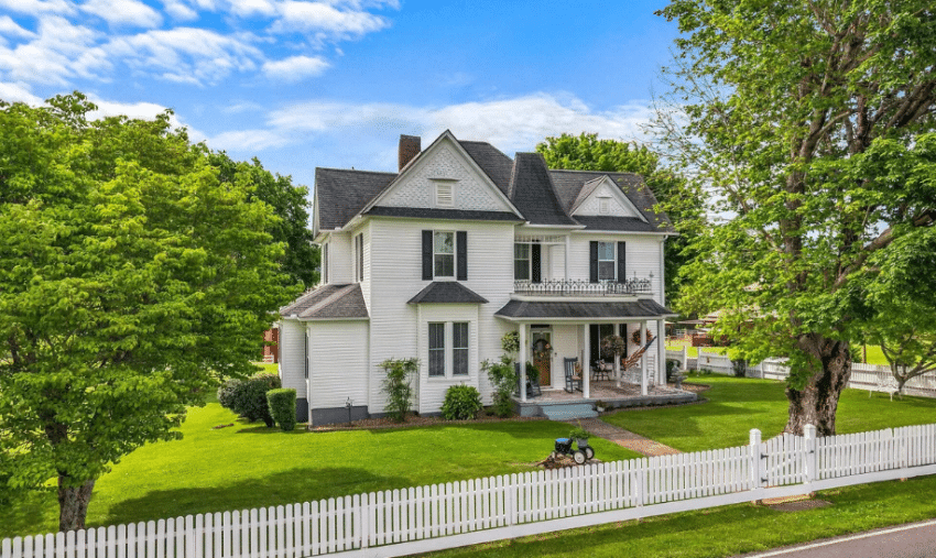 Victorian Tennessee Farmhouse