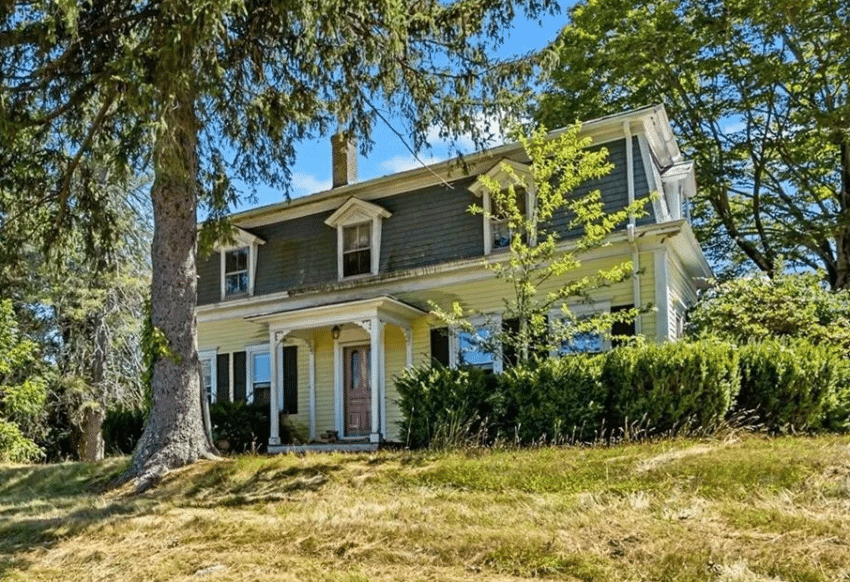 Rhode Island Colonial Farmhouse