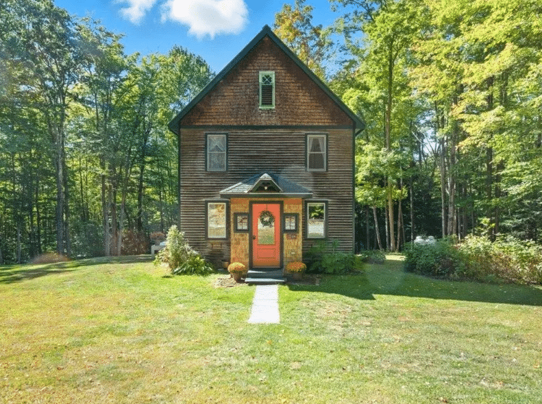 Adorable Vermont Cabin