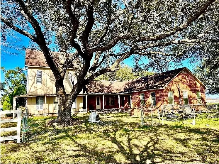 texas farmhouse