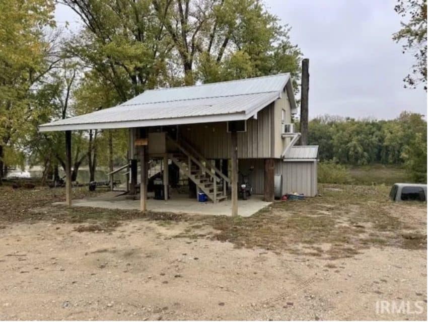 Indiana Riverfront Cabin