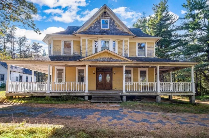 New York woodland home