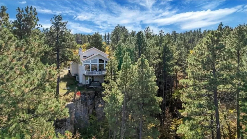 cliffside South Dakota home