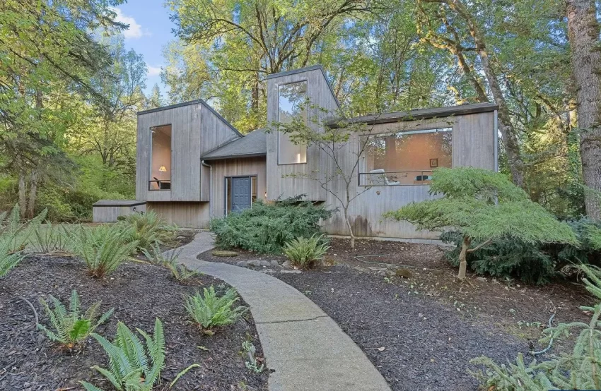 oregon mid-century modern home