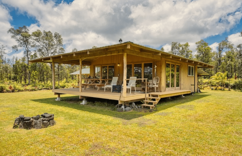 Off-Grid Hawaiian Retreat