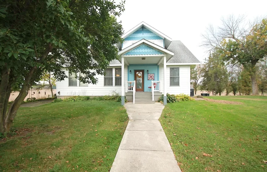 iowa farmhouse