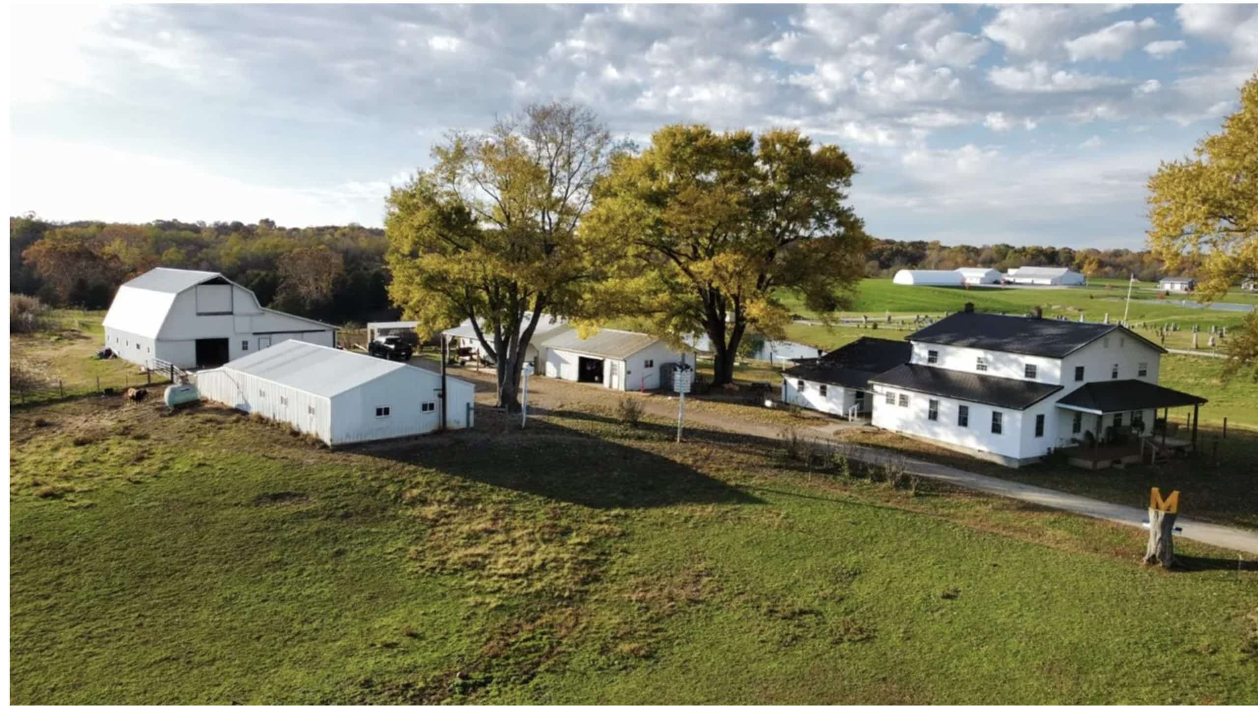 c.1900 Indiana Amish Homestead For Sale on 20 Acres. $399,900 - Country ...