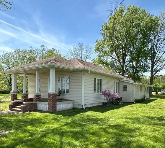 illinois farmhouse
