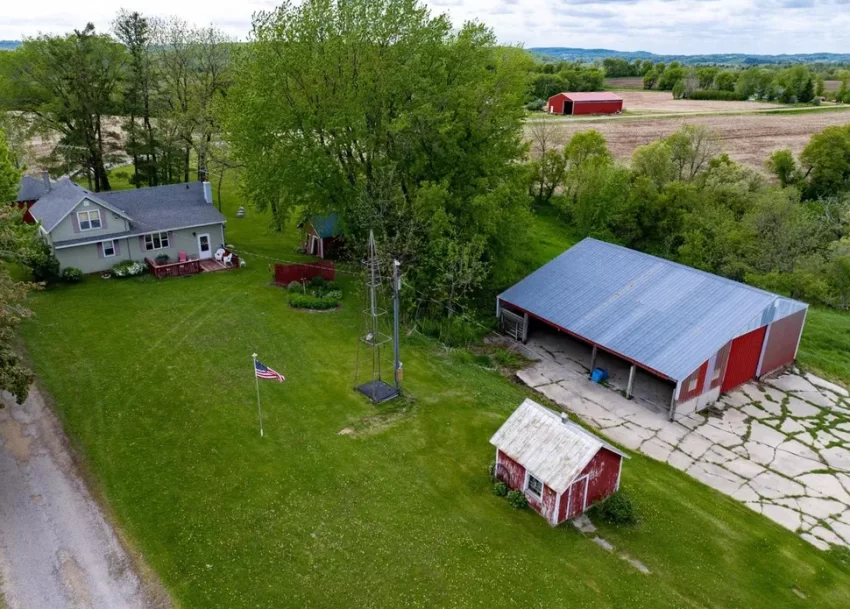 wisconsin farmhouse