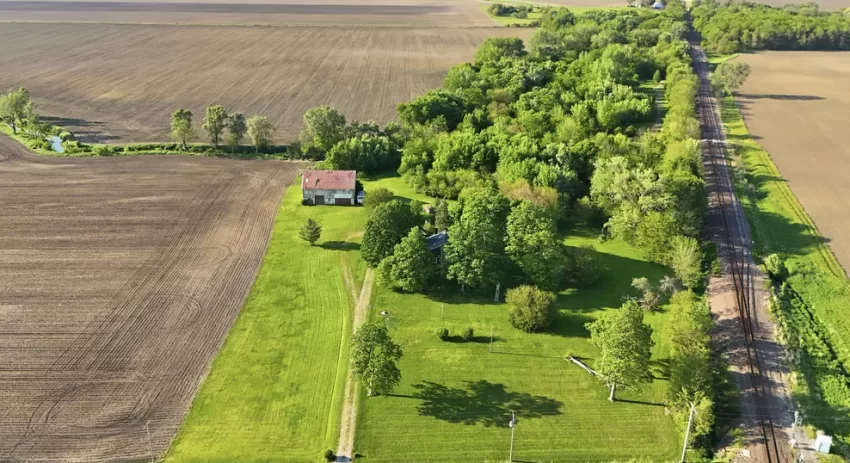 illinois farmhouse