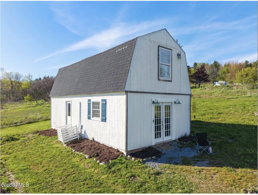 New York Country Cottage