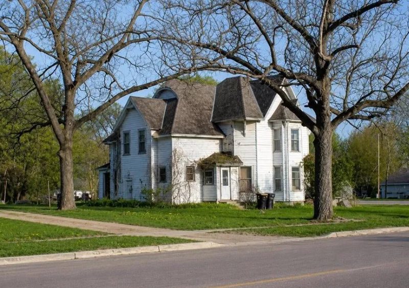 Lakefront Cabin