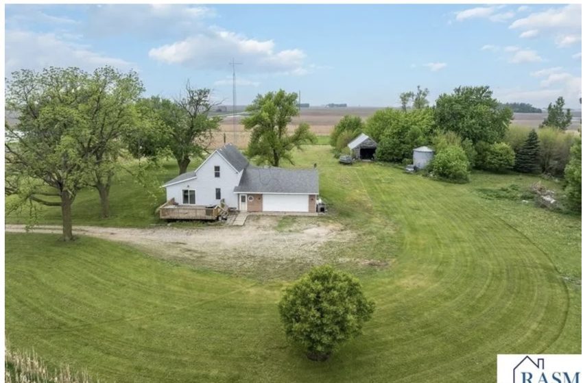 Minnesota Farmhouse